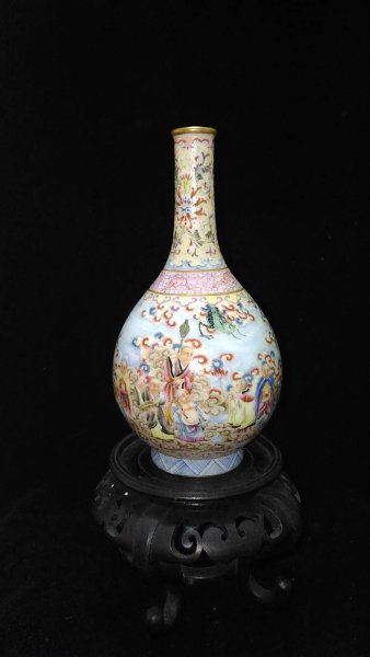 18 Arhat vase