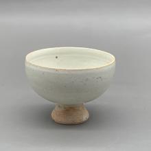 White glazed high-foot cup