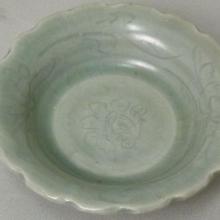 Longquan bowl, indented rim